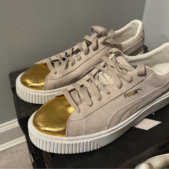 Puma Gold Toe Beige Sneakers - Picture 1 of 2